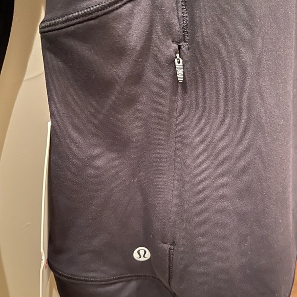 Lululemon black Rulu Close to Crossing Long Sleeve Sz M NWT - Picture 9 of 9